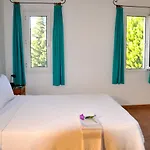 Emel Otel